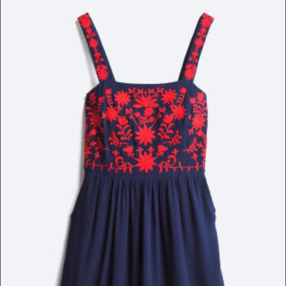 Market & Spruce Embroidered Knee length Tank dress with pockets